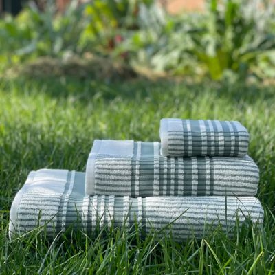 Juego de tres toallas 100% algodón Ribbon Cruz Verde