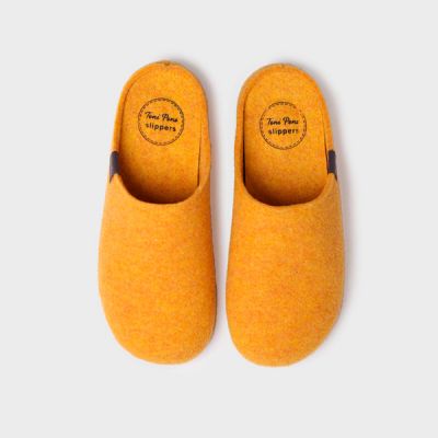 Zapatilla de casa tipo zueco para mujer en fieltro reciclado MONA-FR Amarillo Toni Pons 